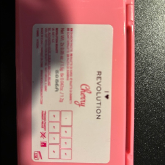 2 Makeup Revolution Palettes - Picture 6 of 8